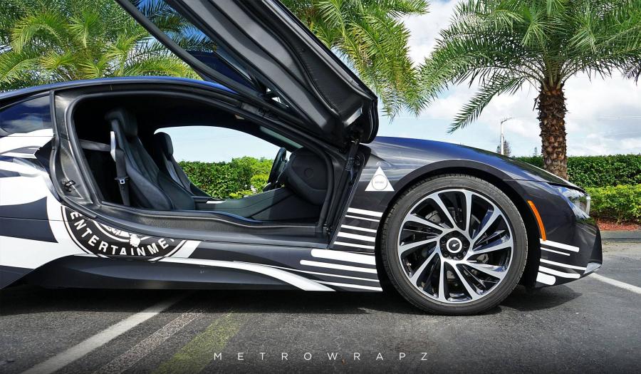  BMW i8 Collab by MetroWrapz 2016 года  (фото 7 из 11)